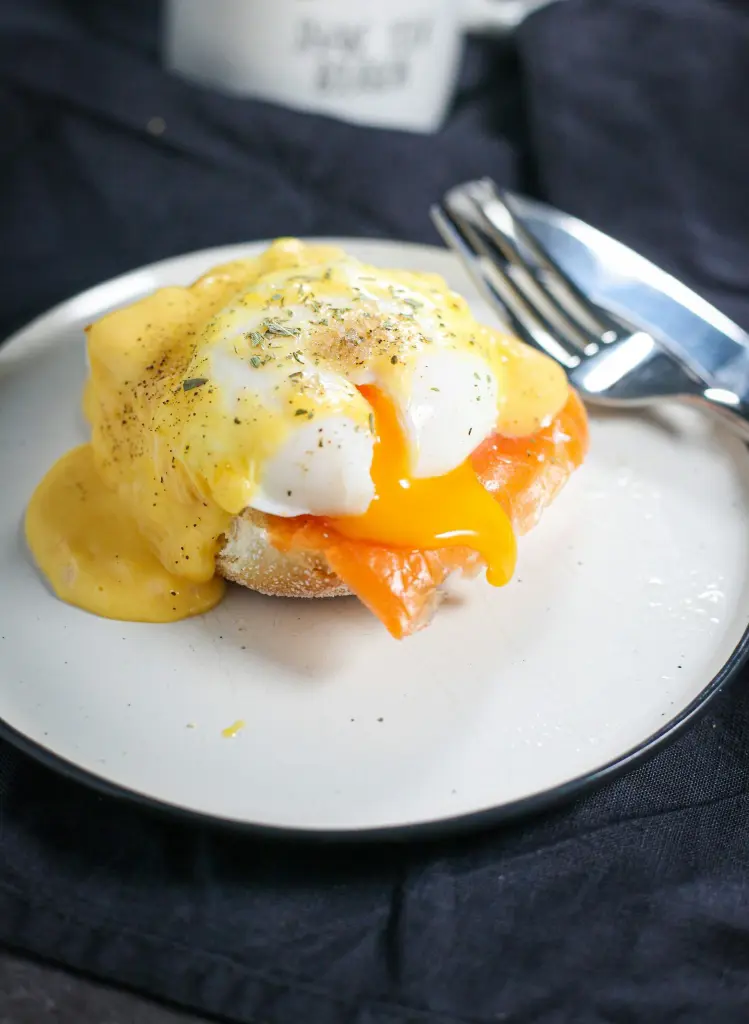 Easy Eggs Benedict With Hollandaise Sauce Recipe